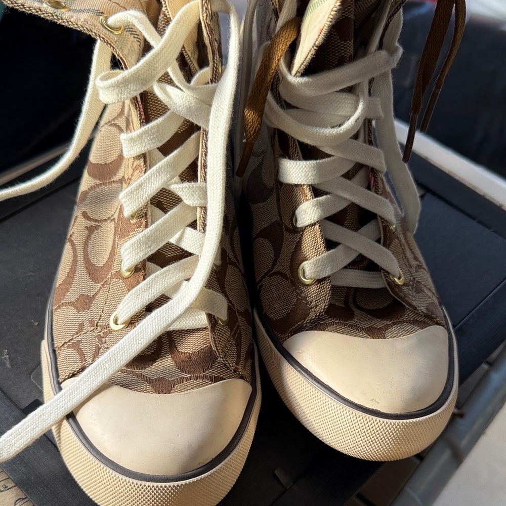 Coach Women's Tan and Cream Patterned Sneakers